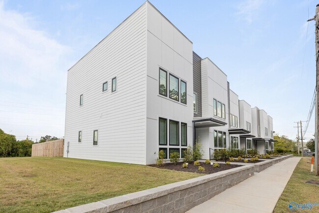 Photo - 2512 Freeman Rd SW