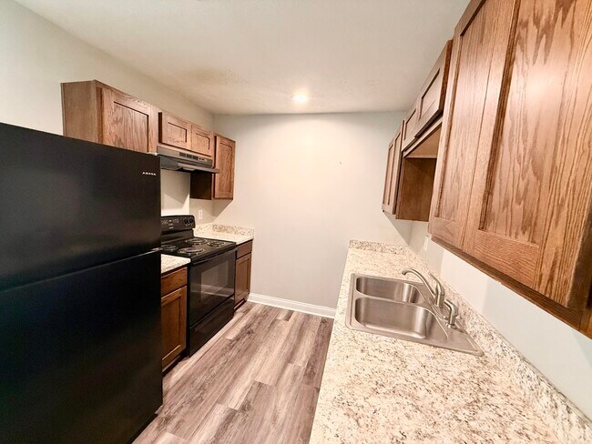 Photo - 250 Hycliff St