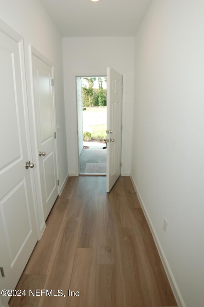 Photo - 689 Holly Lks Dr