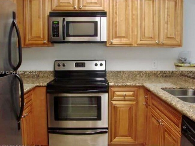 Photo - 1455 Lake Crystal Dr Unit D