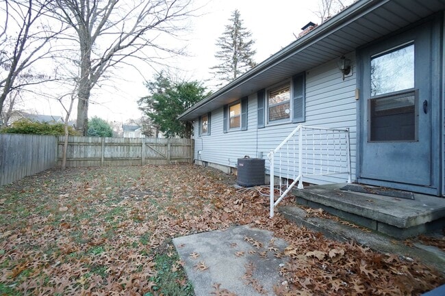 1200 Oakhurst Dr