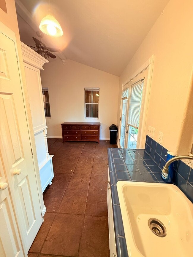 Photo - 92-8703 Tiki Ln Unidad B