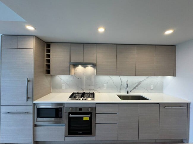 Building Photo - 823 Carnarvon St Unit Ovation