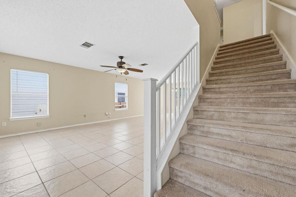 Photo - 1109 Bradbury Ln