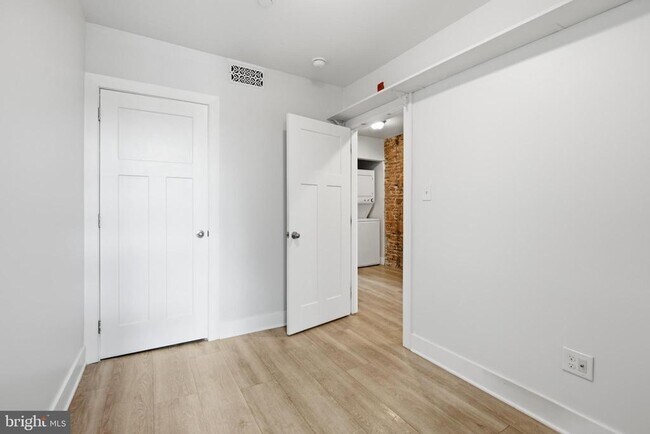 Photo - 651 N 33rd St