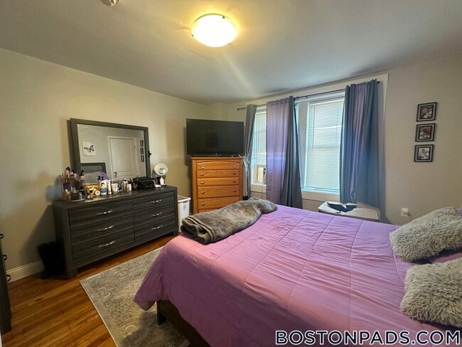 Photo - 972 Saratoga St Unit 4