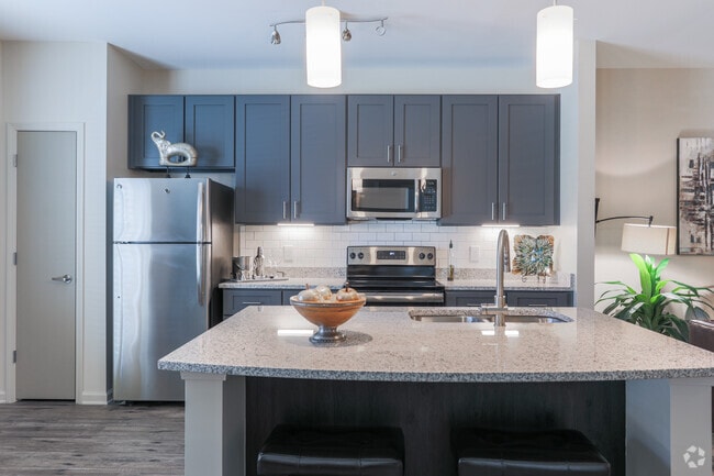 1BR, 1BA - 808 SF - Lofts At Capricorn