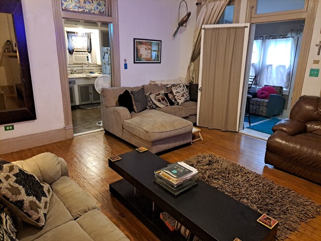 Photo - 2223 E Commerce St