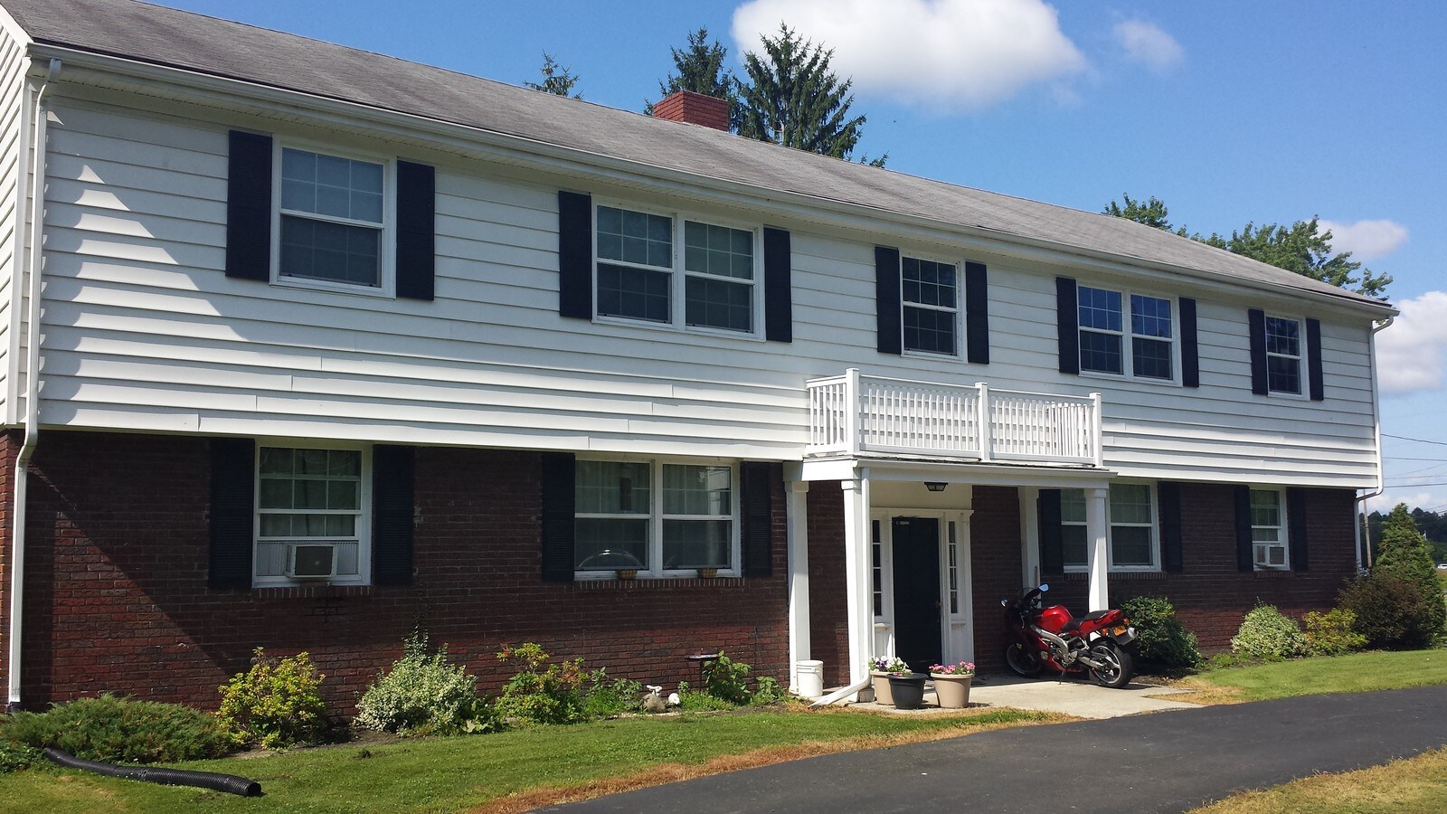 Suburban Drive - Suburban Drive Apartments