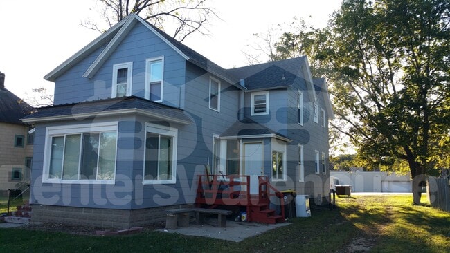 Photo - 224 S Park St