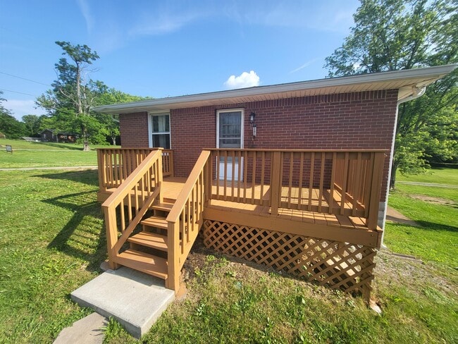 Photo - 1868 Lake Rd