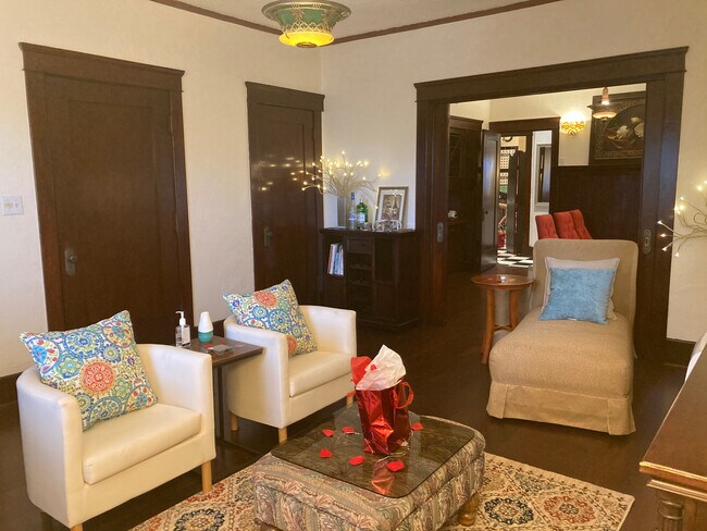 Living Room - 2476 A St Unidad 0