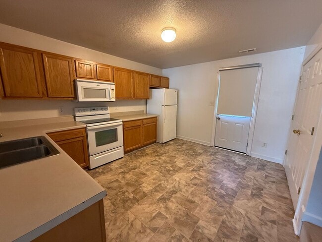 109 Bridgewood Dr