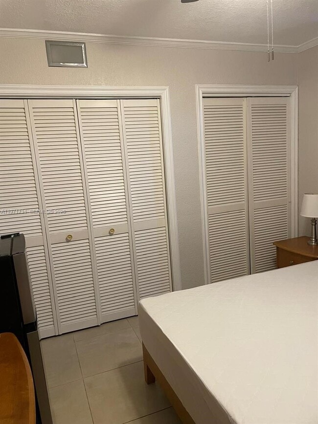 Photo - 4717 Washington St