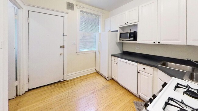 Photo - 1708 W Waveland Ave Unit 3