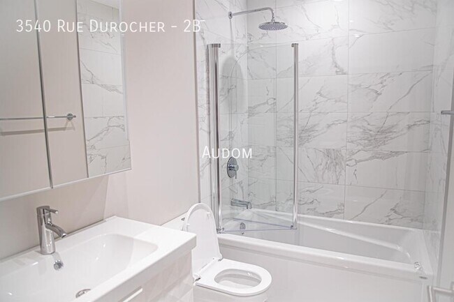 Photo - 3540 Rue Durocher Unit 2B