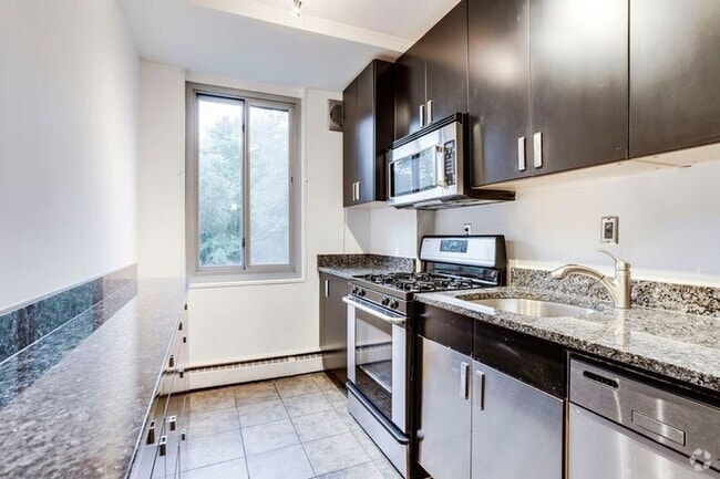 Building Photo - 4200 Cathedral Ave NW Rental