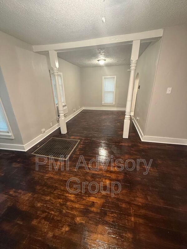 Photo - 709 SW Watson Ave
