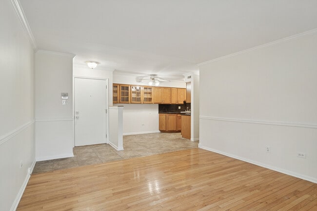 Photo - 1633 N Windsor Dr