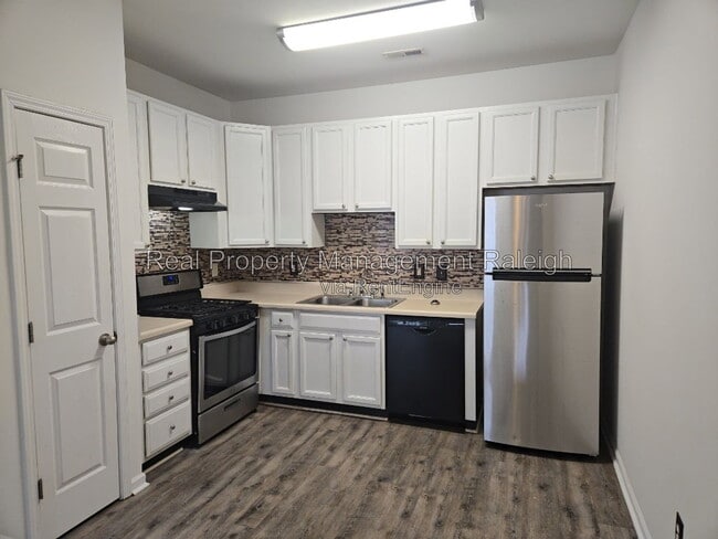 8631 Neuse Club Ln