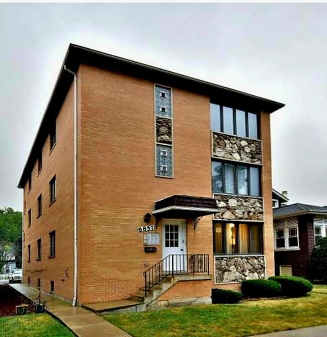 Photo - 6857 N Overhill Ave Condo Unit 3