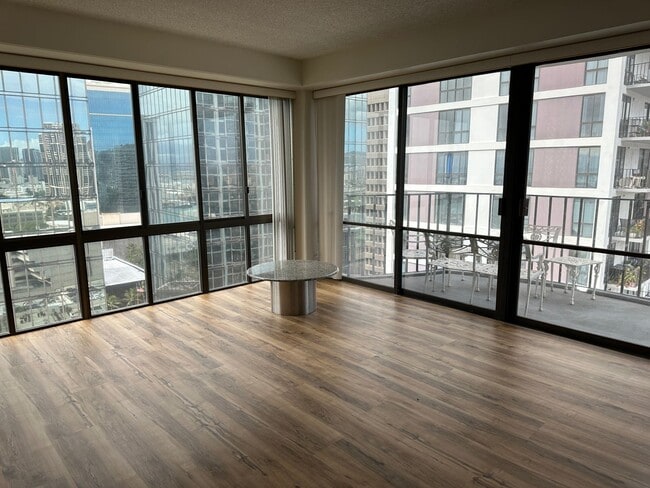 Building Photo - Harbor Square Unit 2204