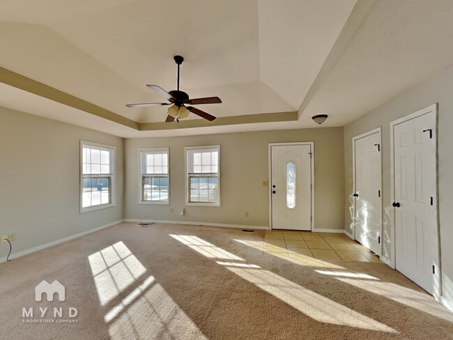 Photo - 664 S Mahn Ave