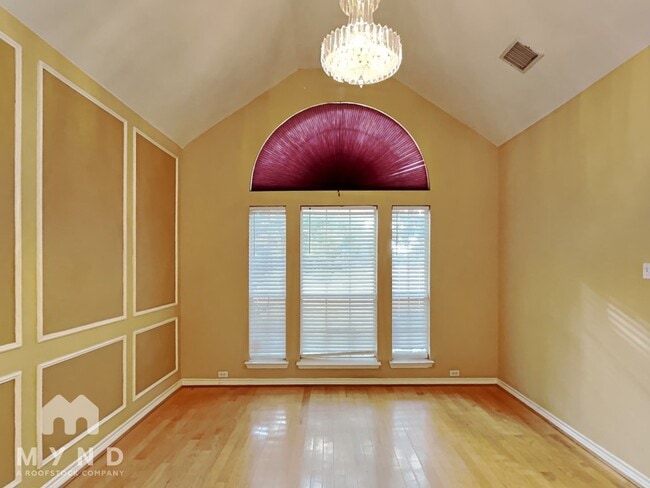 Photo - 102 Elm Fork Dr