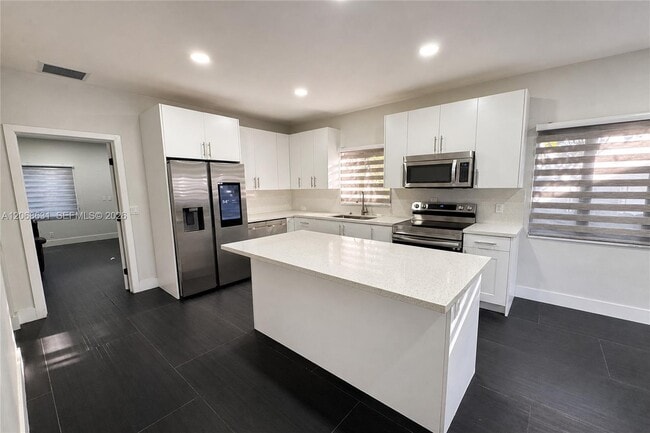 Photo - 68 NW 47th St