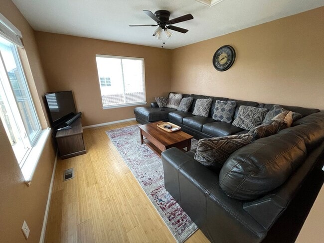 Photo - SPACIOUS TRI LEVEL HOME IN MONUMENT WITH MOUNTAIN VIEWS & WALKING DISTANCE TO DOWNTOWN MONUMENT!!!