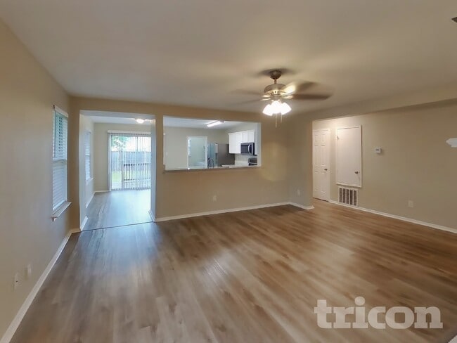 612 Rockbrook Dr
