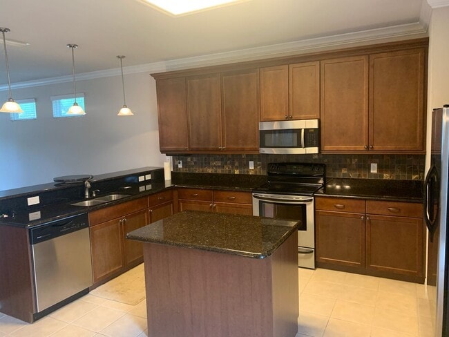 Photo - Ellis Park 3 bedroom 2 1/2 bath