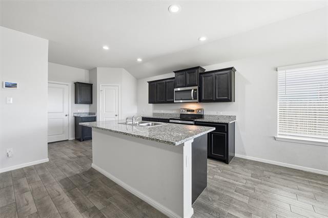 Photo - 413 Foxhunter St