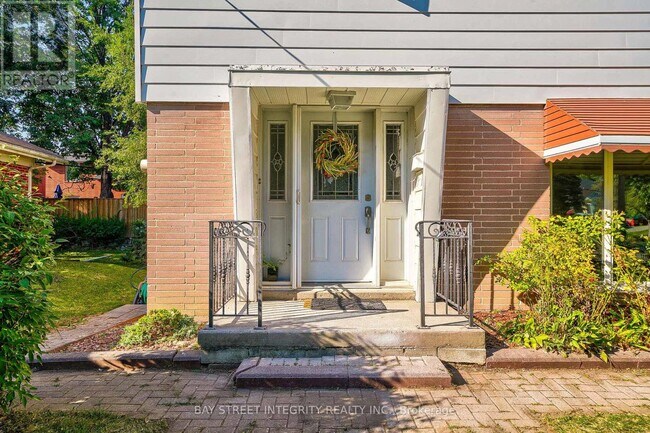 Photo - 63 Rossburn Dr