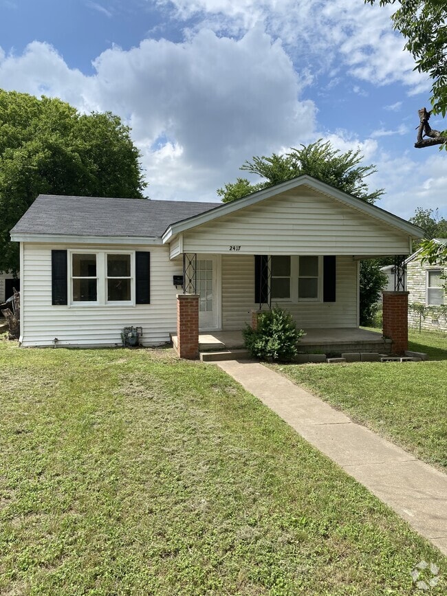 Building Photo - 2417 Mitchell Ave Rental