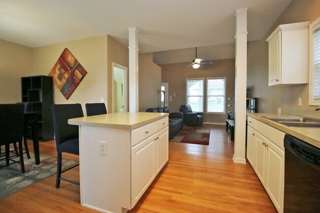 Photo - 1013 Pine St