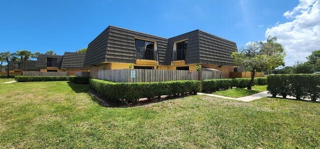 Photo - 913 9th Way