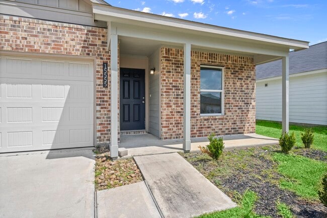 Photo - 15555 Taylorcrest Dr