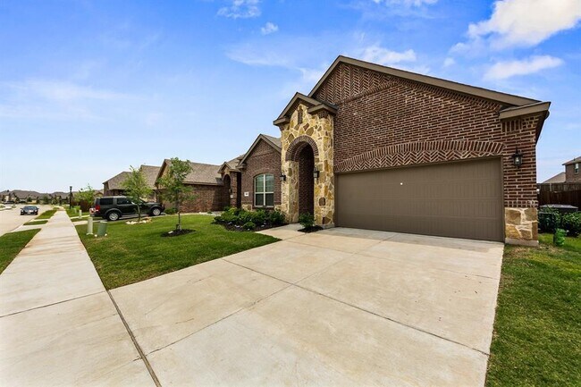 Photo - 932 Lake Cypress Ln