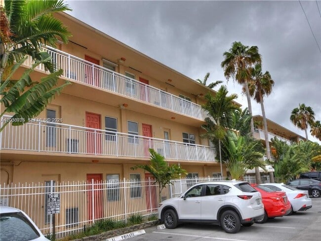 Photo - 1510 SE 15th St Unit 307