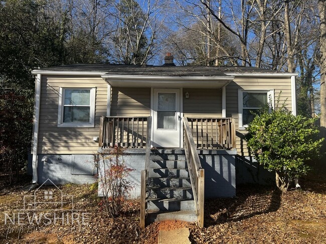 Charming 2 Bedroom Home Minutes from Downtown Greenville - Charming 2 Bedroom Home Minutes from Downtown Greenville