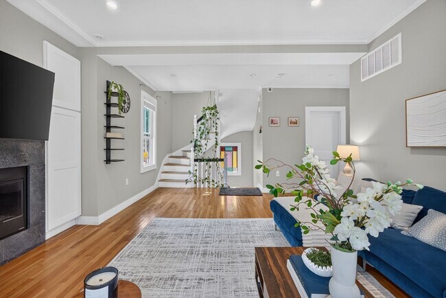 Building Photo - 44 Worley St Unit 2