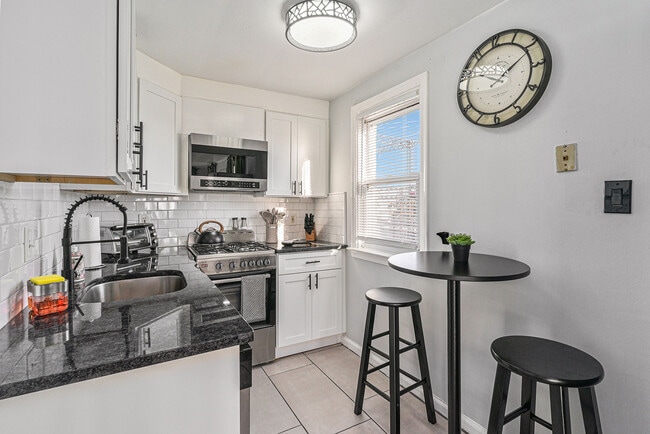 Photo - 145 Isabel Ave Unit 145B