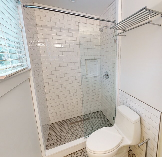 Photo - 208 Banks St Unit 2