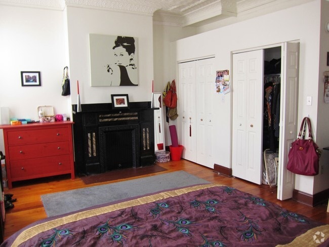 Building Photo - 1607 Sarah St Unit 3 Rental