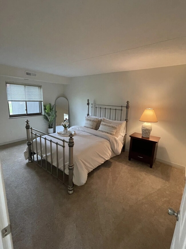 Deepwood North Apartments