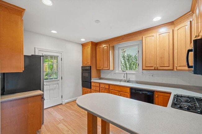 Photo - 7014 Beechwood Dr