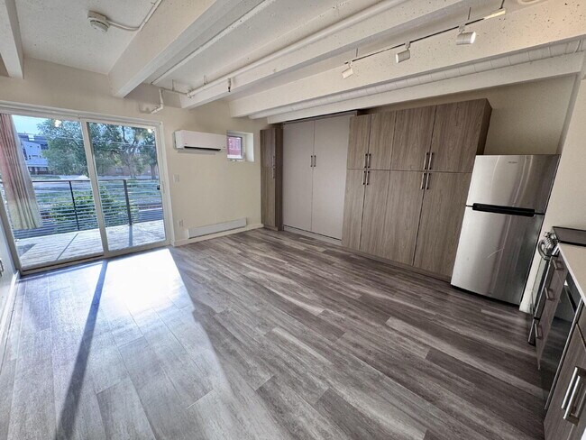 Building Photo - 1495 Vrain St Unit 215