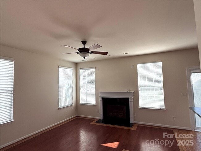 Photo - 7549 Bluff Point Ln