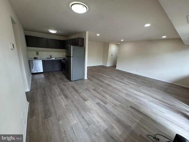 Photo - 5801 Quantrell Ave Unit L9